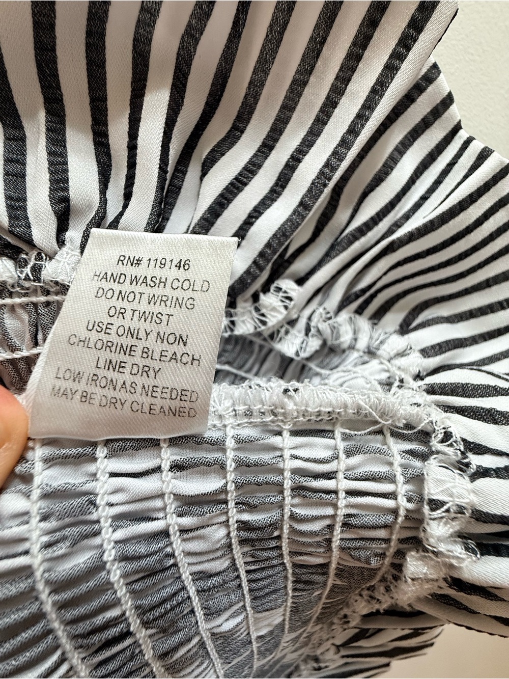 JODIFL Black and White Striped Puff Sleeve Smocked Blouse - Size S - Picture 9 of 11